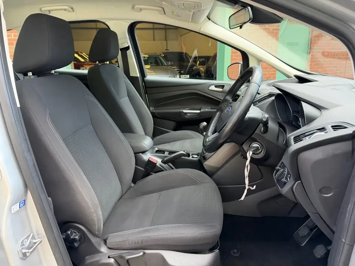 Used Ford C-MAX Zetec 2016 Silver MPV