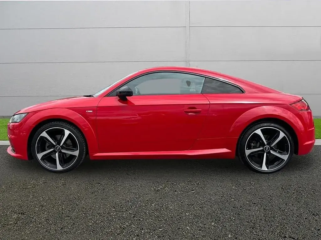 Used Audi TT Design 230 HP (169 kW) 2017 Red Coupe