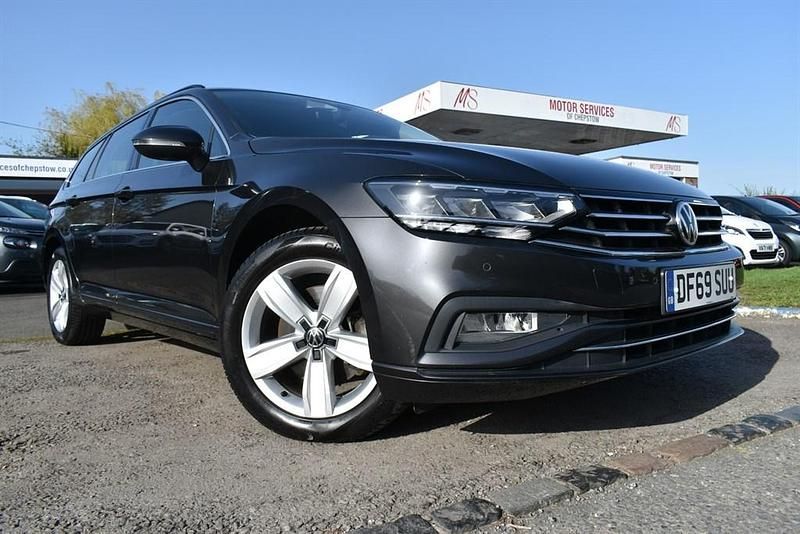 Used VW Passat SE 150 HP (110 kW) 2020 Grey Estate