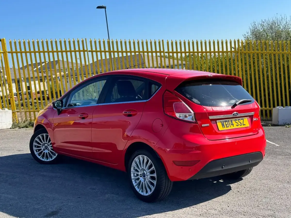Usado Ford Fiesta Titanium 2014 Vermelho Citadino