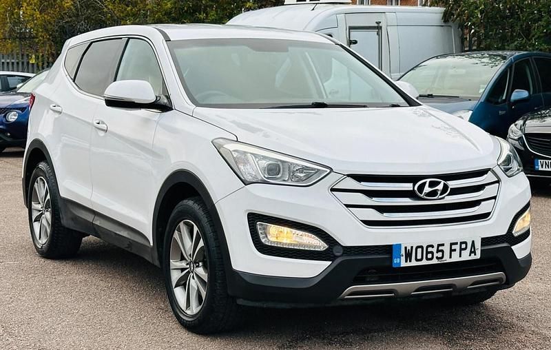 White Used 2016 Hyundai Santa Fe SE SUV | £8,690 (Good price) - Image 1/4