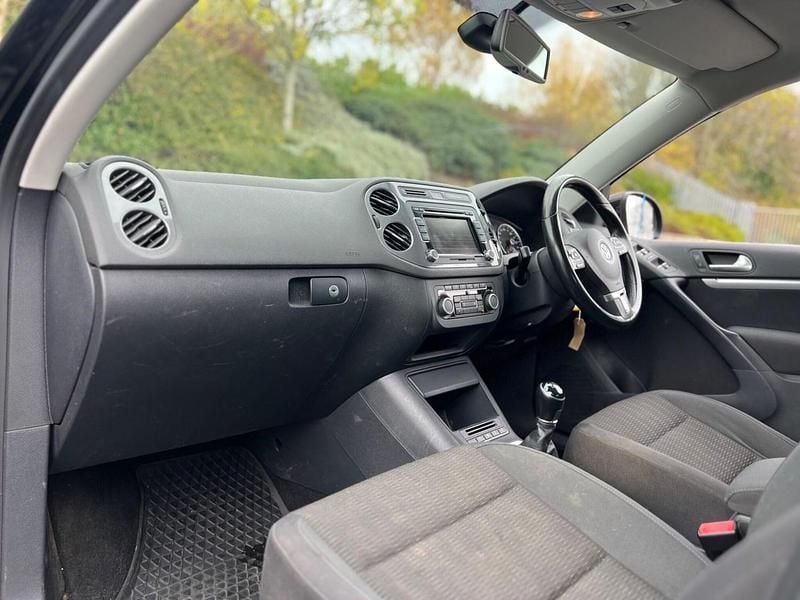 Used VW Tiguan SE 140 HP (102 kW) 2012 Black SUV