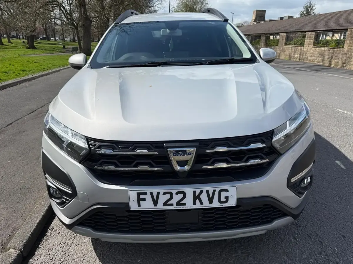 Used Dacia Jogger Comfort 110 HP (80 kW) 2022 Grey MPV