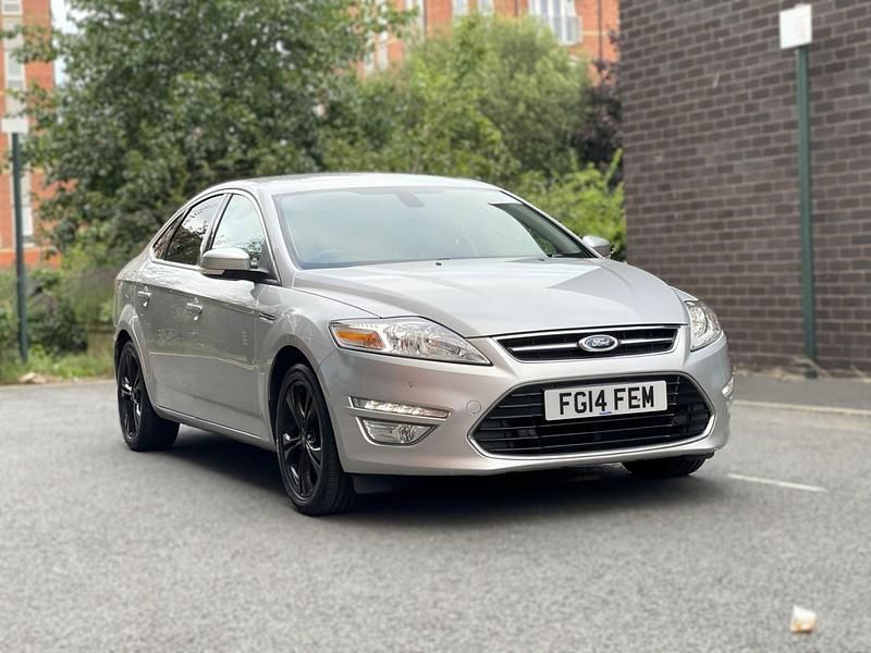 Silver Used 2014 Ford Mondeo Business Edition Hatchback | £5,495 (Good price) - Image 1/4