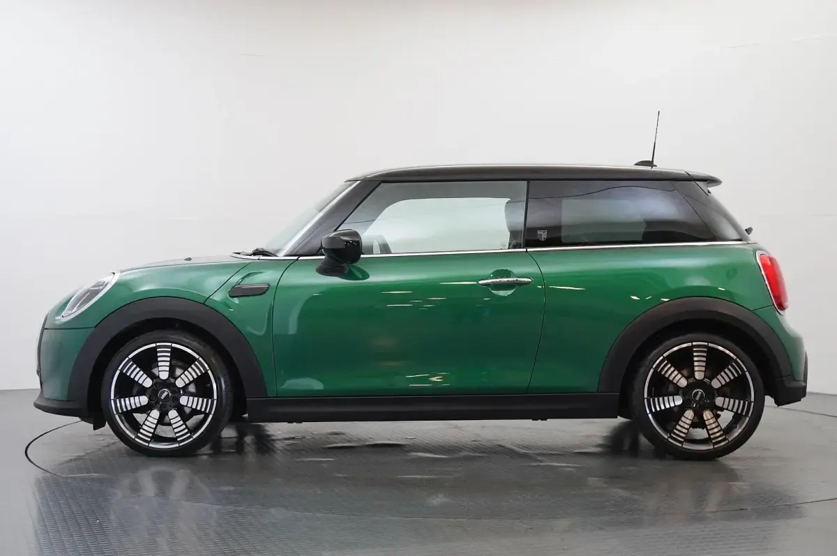 Used Mini Cooper Exclusive 134 HP (98 kW) 2023 Green Hatchback