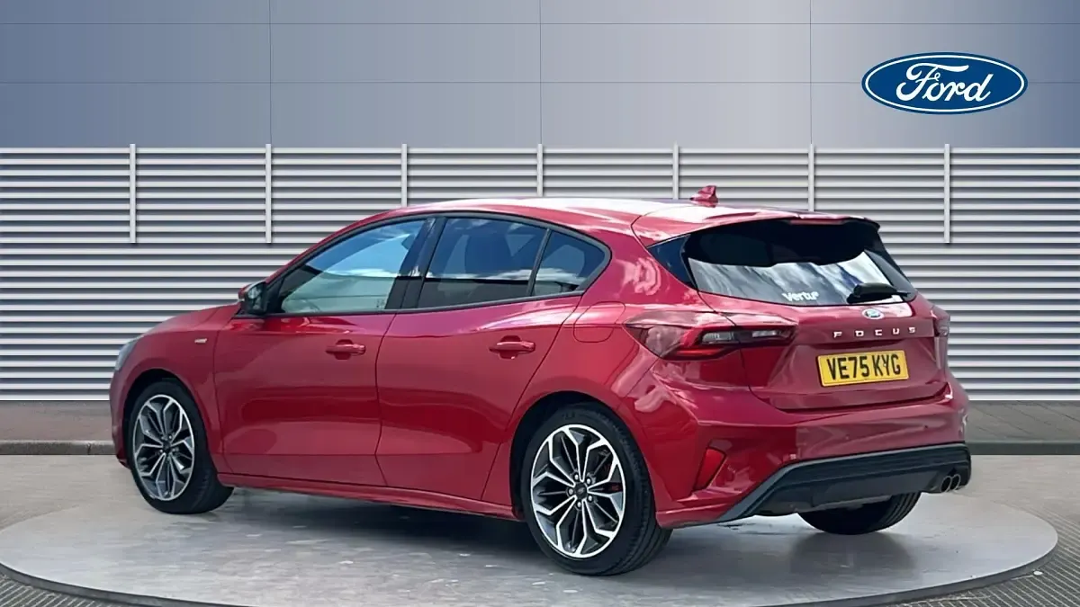 Used Ford Focus ST-Line X 125 HP (91 kW) 2026 Red Hatchback