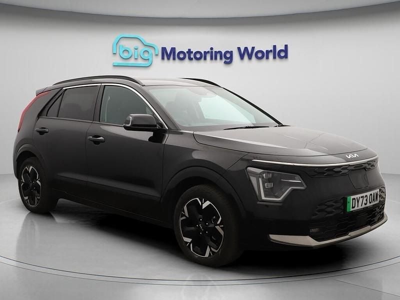 Black Used 2023 Kia e-Niro SUV | £21,900 (Fair price) - Image 1/4