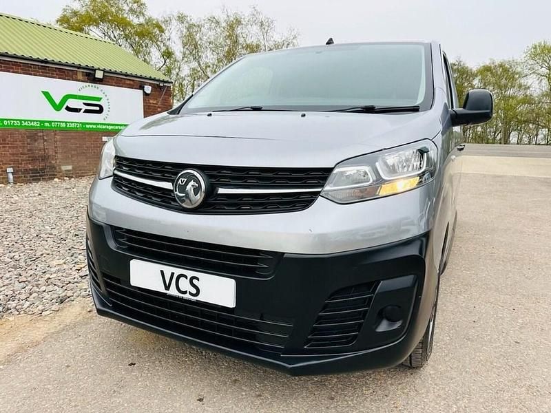 Used Vauxhall Vivaro Edition 100 HP (73 kW) 2020 Grey MPV