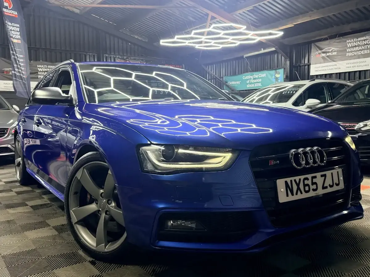 Used Audi A4 Black Edition 328 HP (241 kW) 2015 Blue Estate
