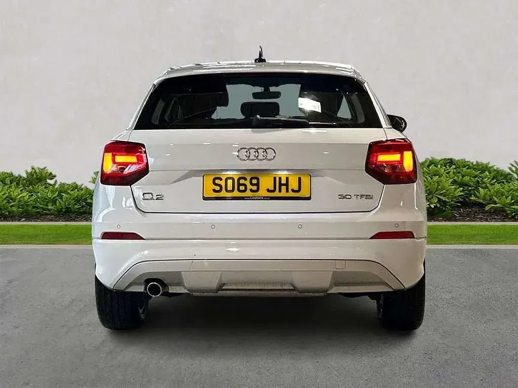 Used Audi Q2 Sport 116 HP (85 kW) 2020 White SUV
