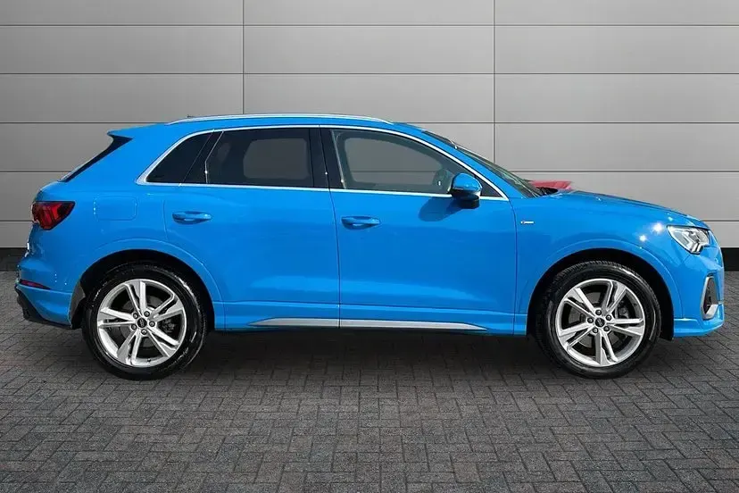 Used Audi Q3 S-Line 190 HP (139 kW) 2023 Multicolour SUV