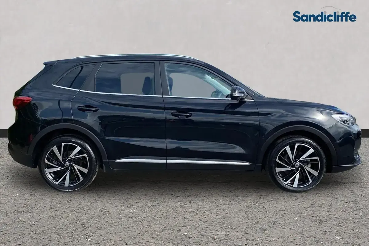 Used MG ZS Trophy 196 HP (144 kW) 2024 Metallic  black pearl SUV