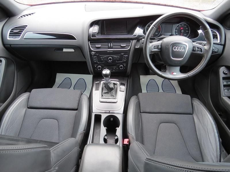 Used Audi A4 S-Line 160 HP (117 kW) 2011 Red Estate