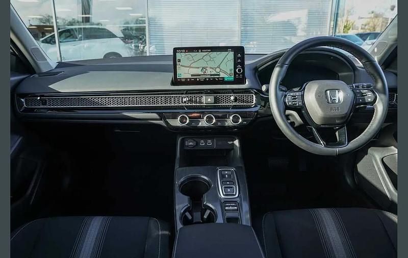 Used Honda Civic Elegance 143 HP (105 kW) 2025 Black Hatchback