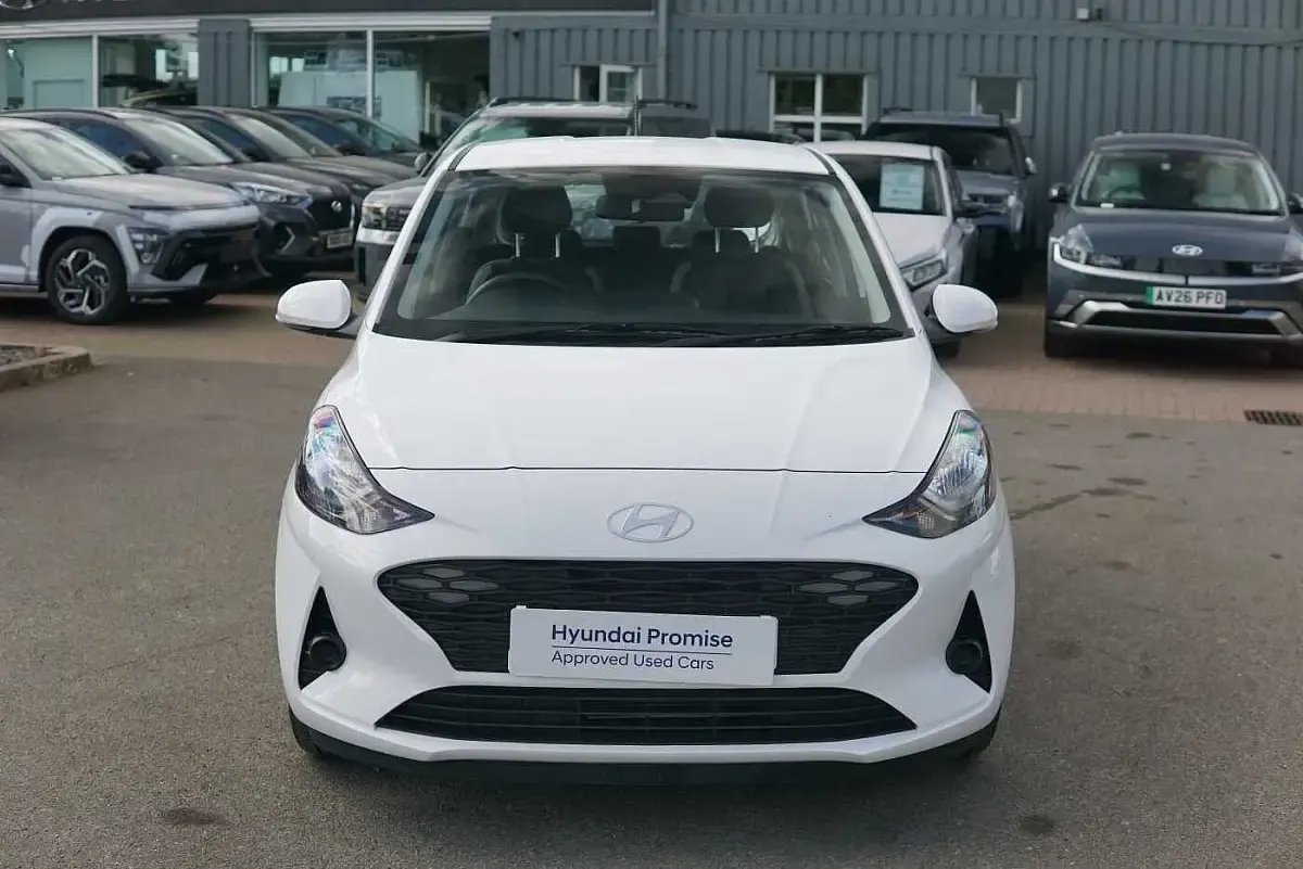 Usado Hyundai i10 Advanced 63 HP (46 kW) 2025 Branco Citadino