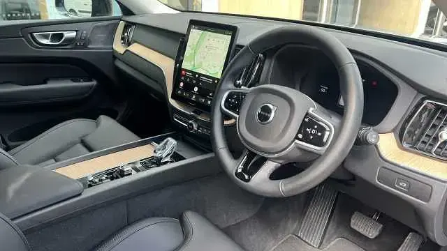 Used Volvo XC60 Plus 247 HP (181 kW) 2026 SUV