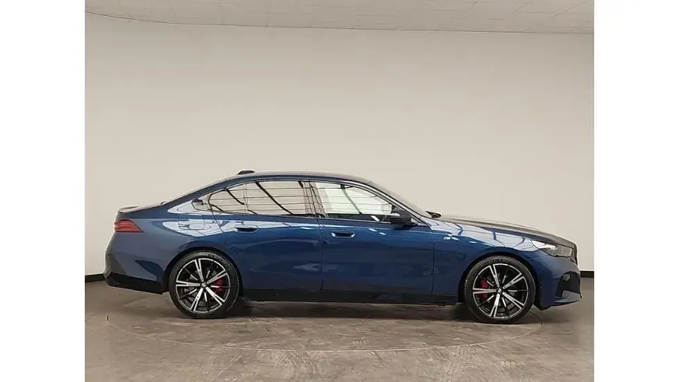 Used BMW 520 M Sport 208 HP (152 kW) 2025 Blue Sedan