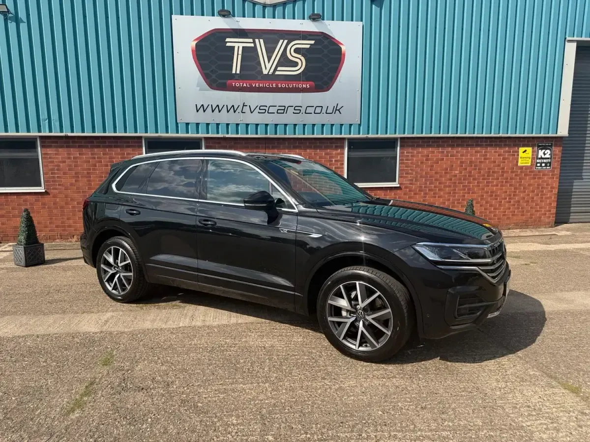 Used VW Touareg R-line 231 HP (169 kW) 2023 Black SUV
