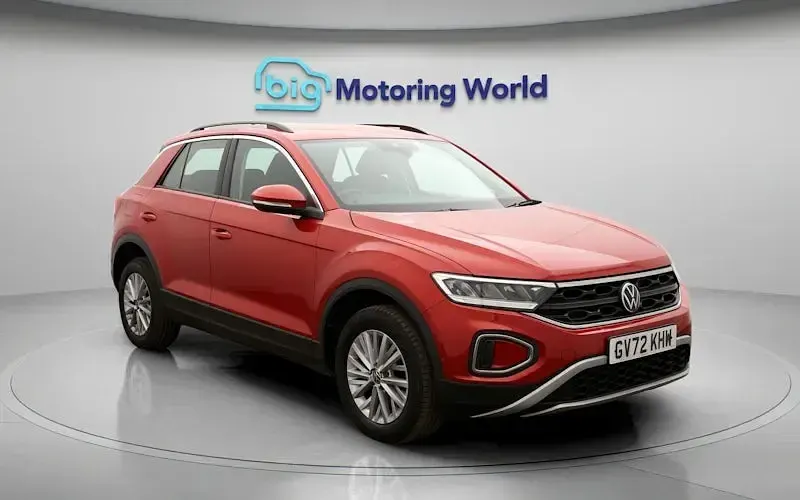 Usado VW T-Roc S 110 HP (80 kW) 2023 Vermelho SUV