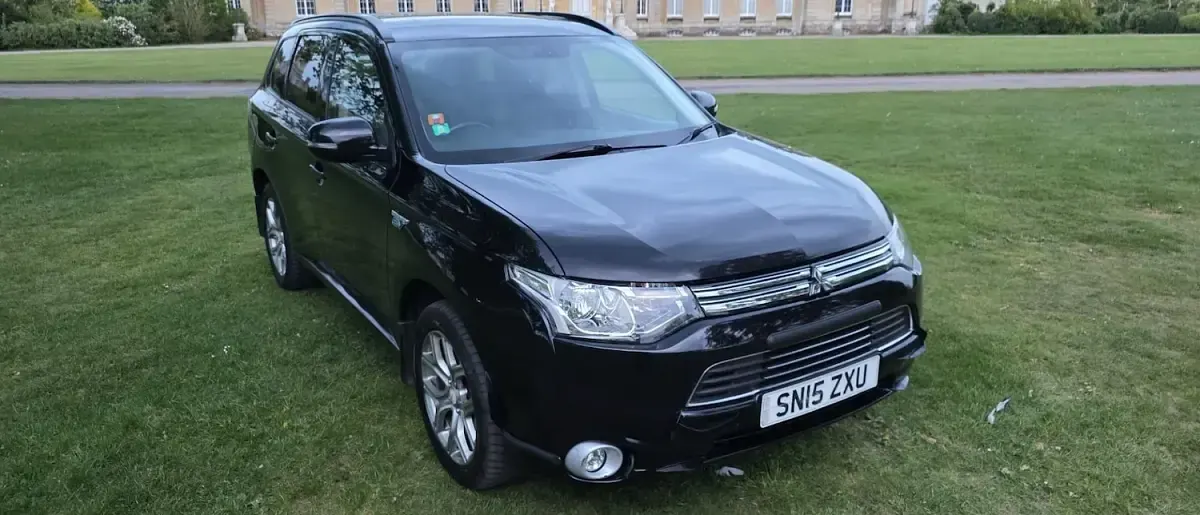 Used Mitsubishi Outlander P-HEV 2015 Black Estate