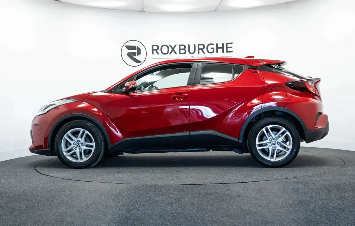 Second-hand Toyota C-HR 122 CP (89 kW) 2023 Roșu SUV