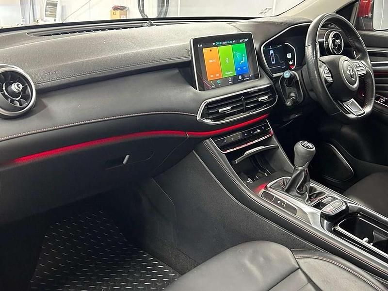 Used MG HS Exclusive 162 HP (119 kW) 2022 Red SUV