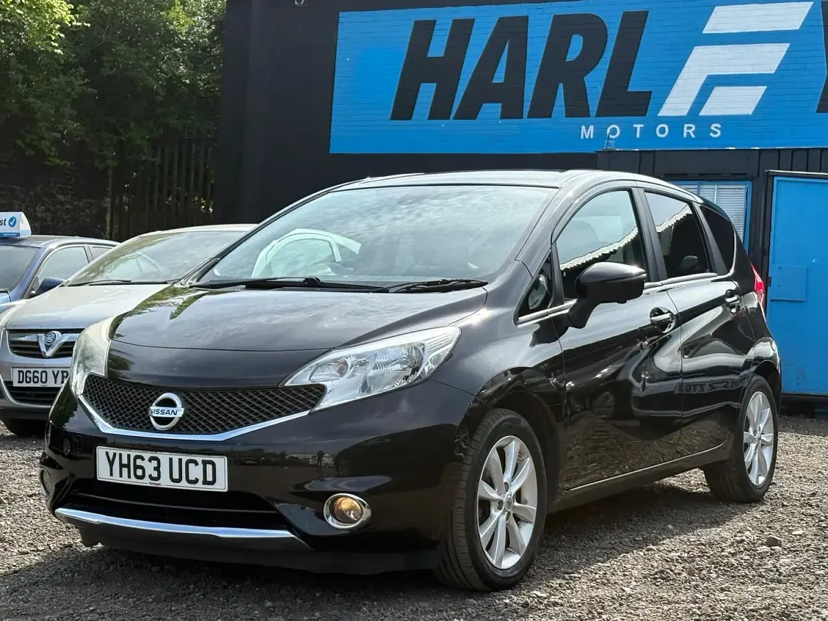 Used Nissan Note Tekna 90 HP (66 kW) 2013 Black Hatchback