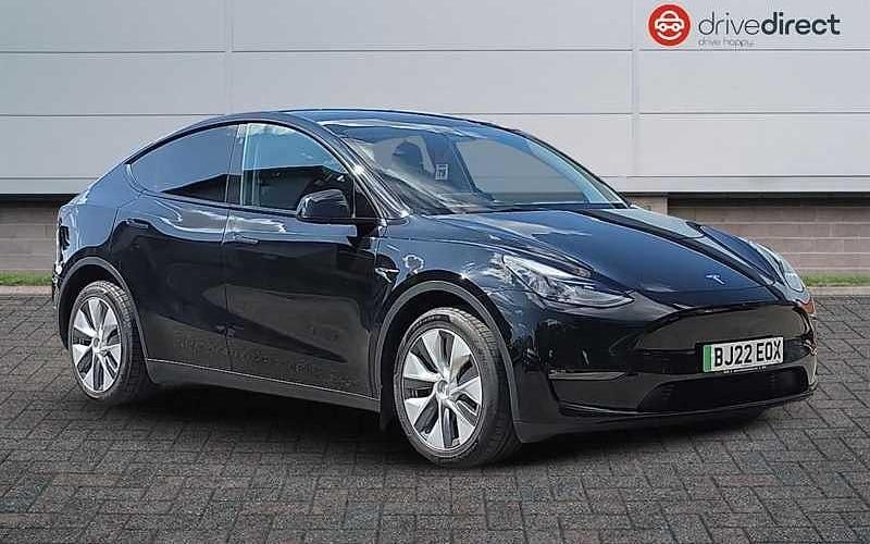 Metallic diamond black Used 2022 Tesla Model Y Long Range AWD SUV | £24,899 (Fair price) - Image 1/4