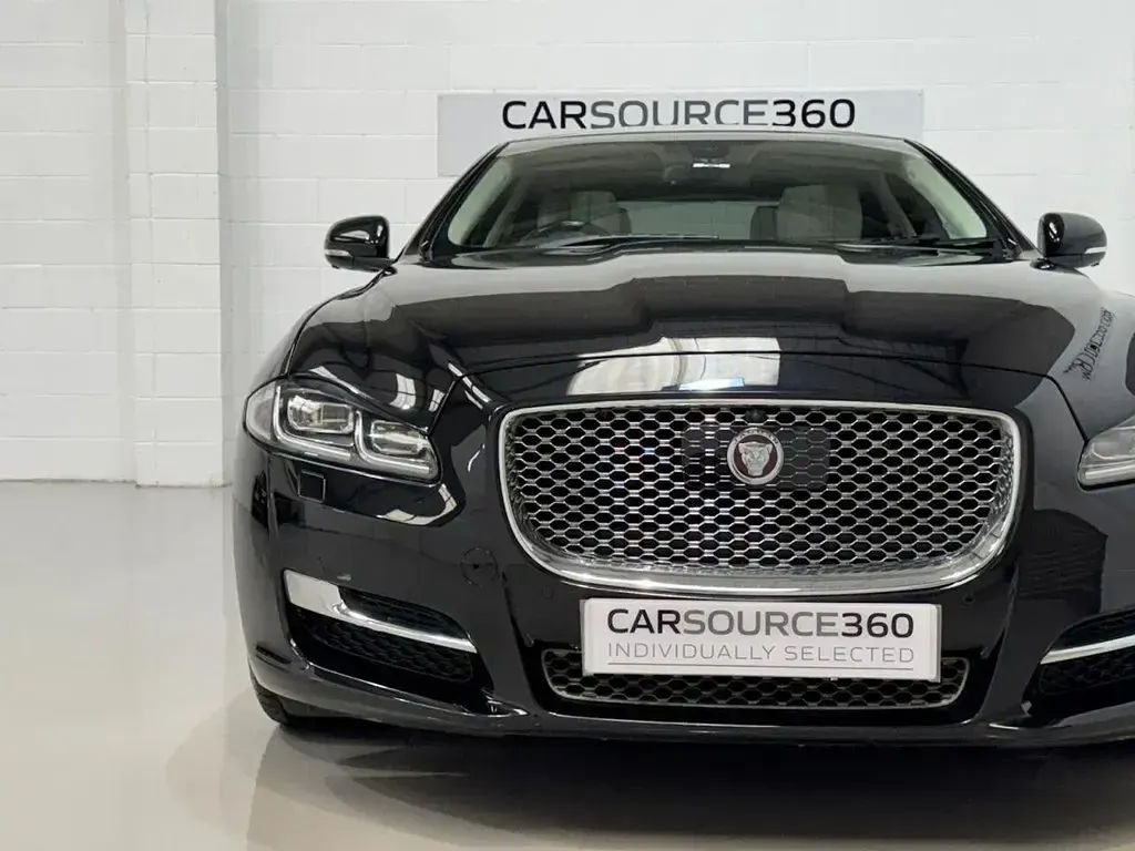 Used Jaguar XJ Portfolio 340 HP (250 kW) 2017 Black Sedan