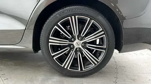 Used Volvo V60 Inscription 247 HP (181 kW) 2022 Estate