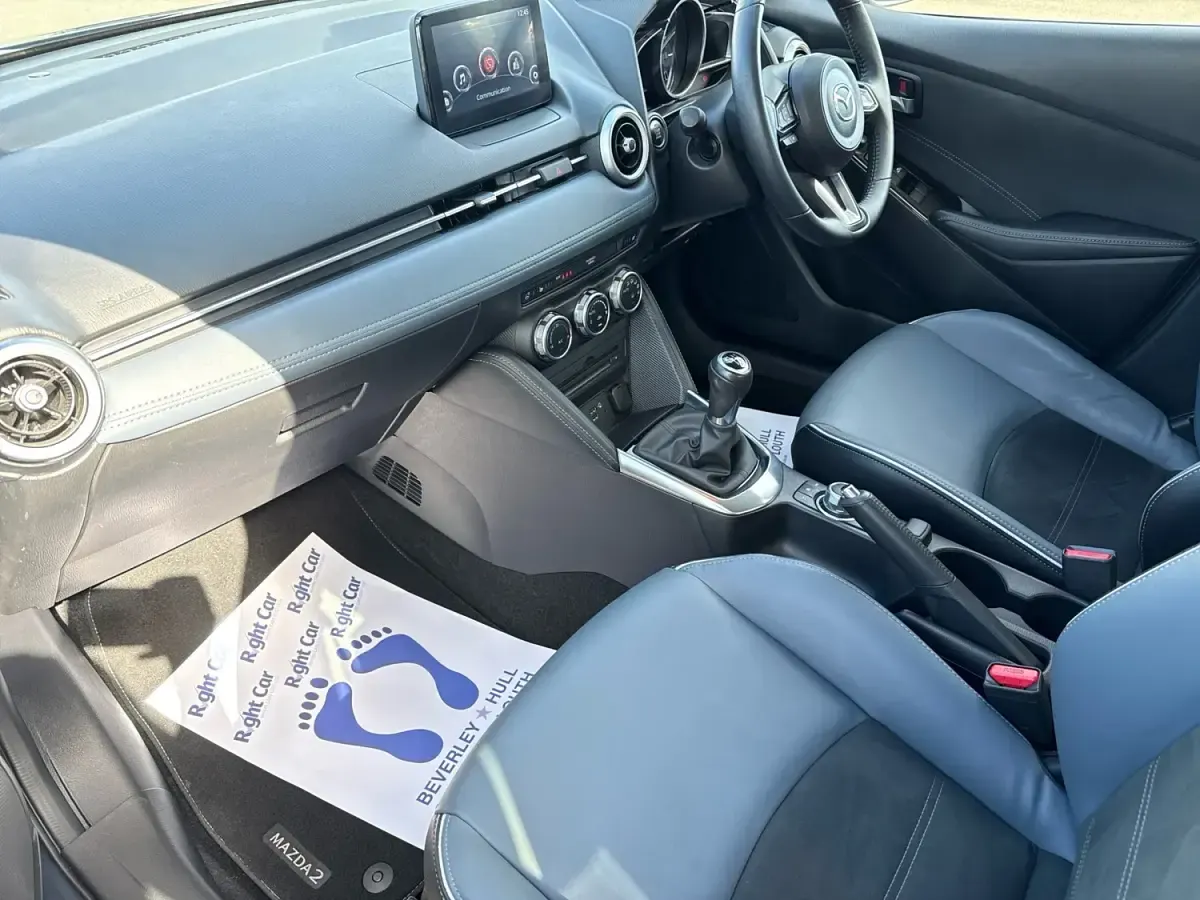 Używany Mazda 2 Inclusive 2021 Szary Hatchback