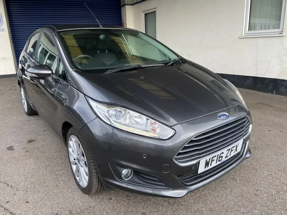 Used Ford Fiesta Titanium X 125 HP (91 kW) 2016 Grey Hatchback