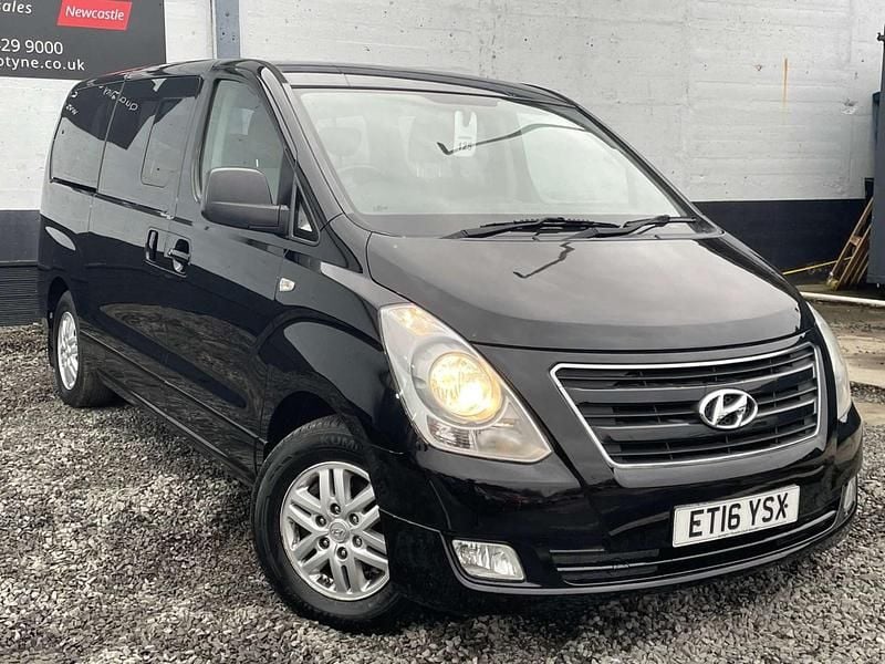 Used Hyundai I800 SE 2016 Black MPV