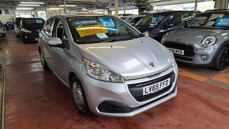 Used Peugeot 208 Access 68 HP (50 kW) 2015 Silver Hatchback