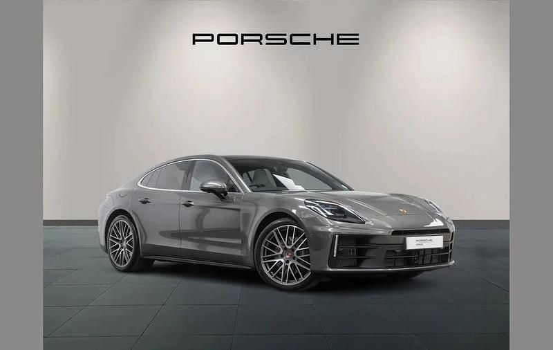 Used Porsche Panamera 348 HP (255 kW) 2025 Green Hatchback