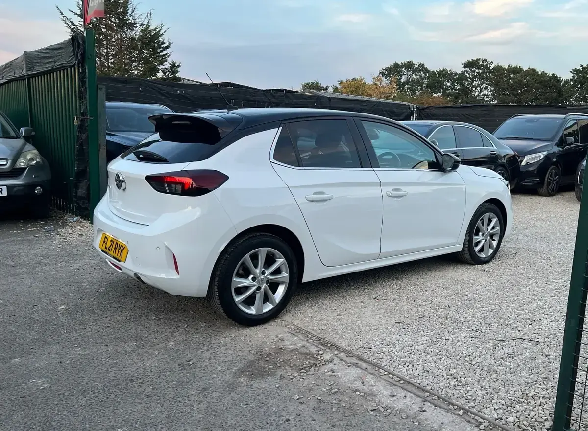 Used Vauxhall Corsa Elite 100 HP (73 kW) 2021 White Hatchback