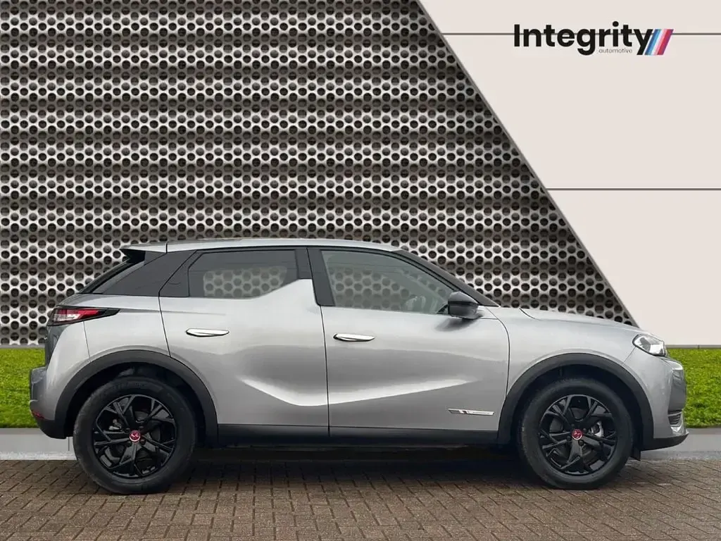 Usado DS Automobiles DS3 Crossback Performance 100 kW (136 HP) 2022 Cinzento SUV