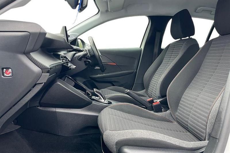 Used Peugeot 208 Active 100 HP (73 kW) 2020 White Hatchback