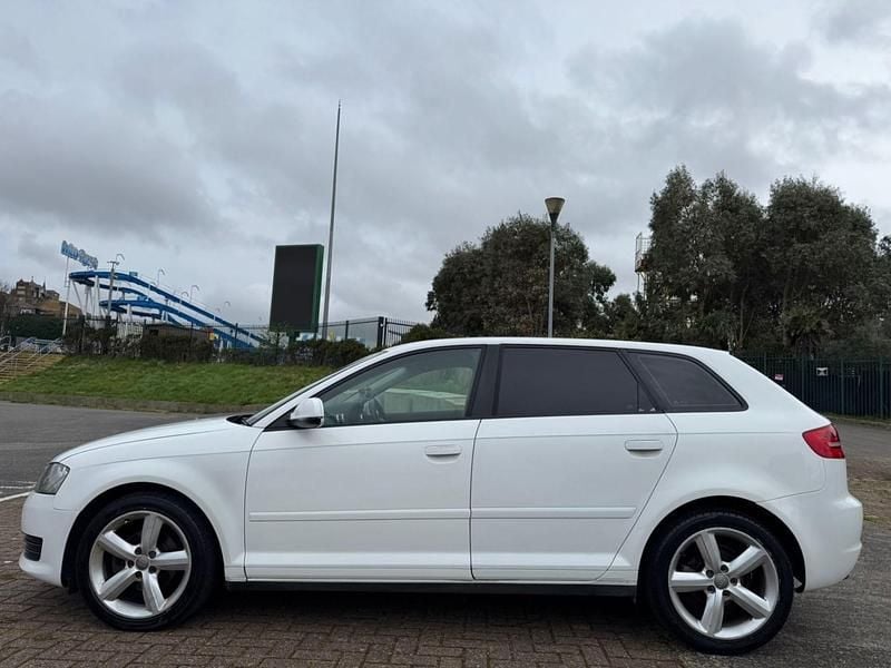 Usado Audi A3 102 HP (75 kW) 2010 Branco Citadino
