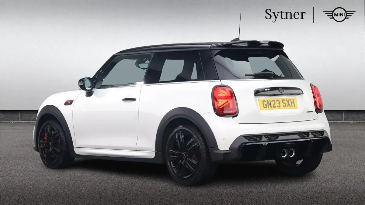 Used Mini John Cooper Works Hatch 228 HP (167 kW) 2023 White Hatchback