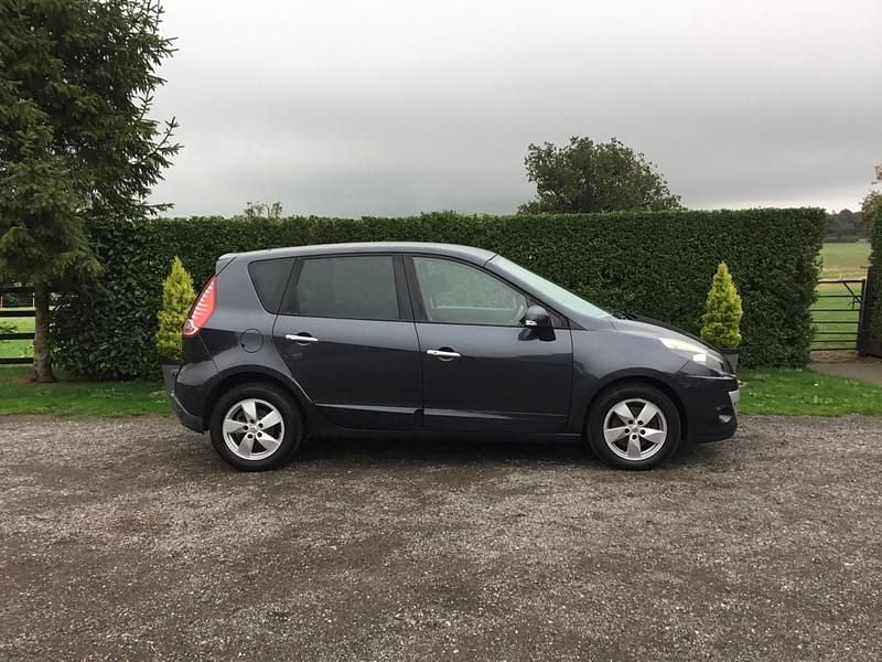 Grey Used 2012 Renault Scénic III Dynamique MPV | £2,295 (Good price) - Image 1/4