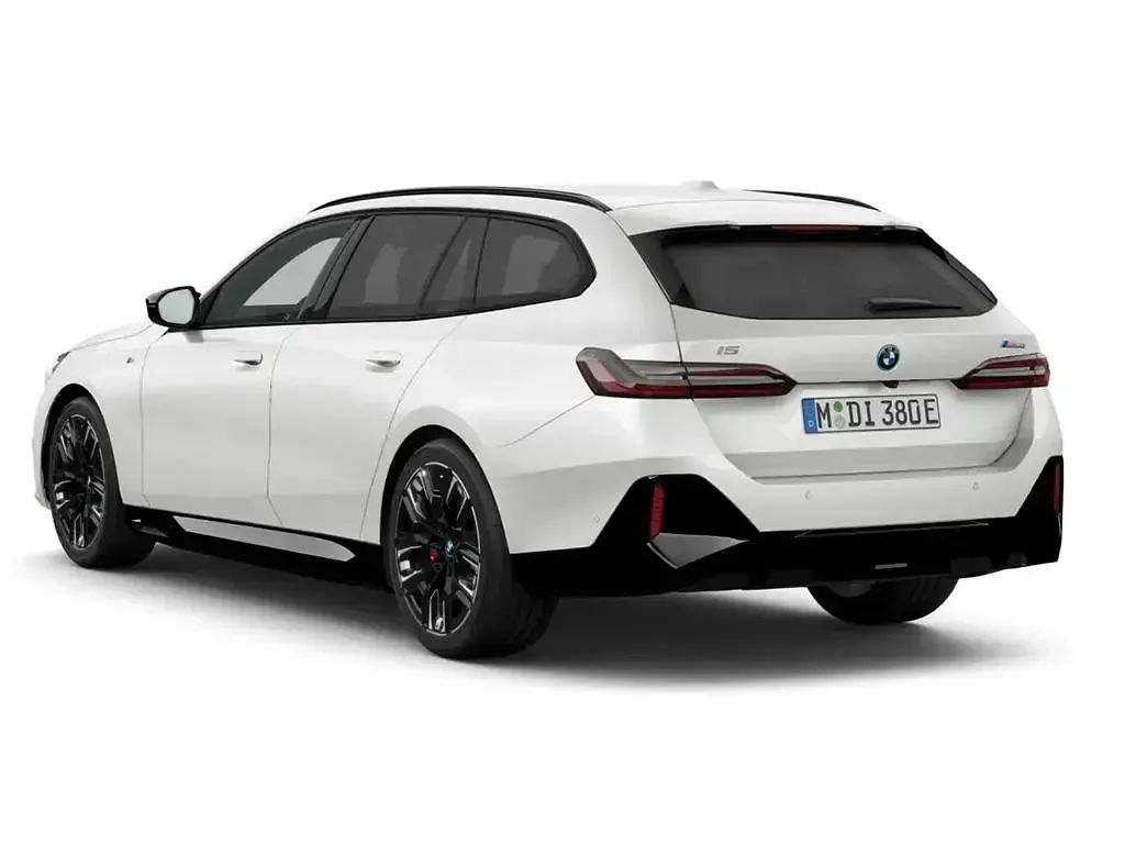 New BMW i5 Shadowline 22 kW (30 HP) 2026 Mineral white Estate