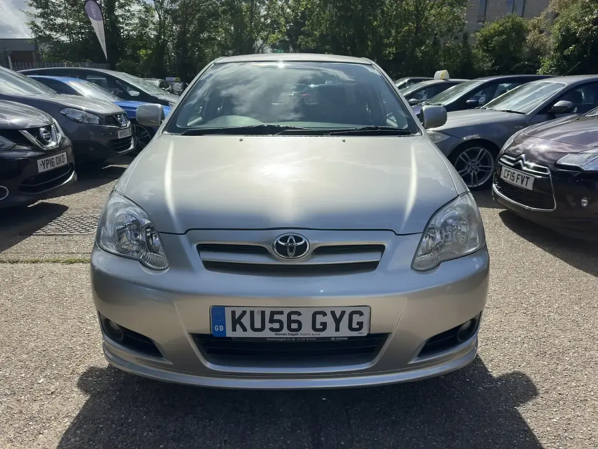 Used Toyota Corolla SR 110 HP (80 kW) 2006 Silver Hatchback