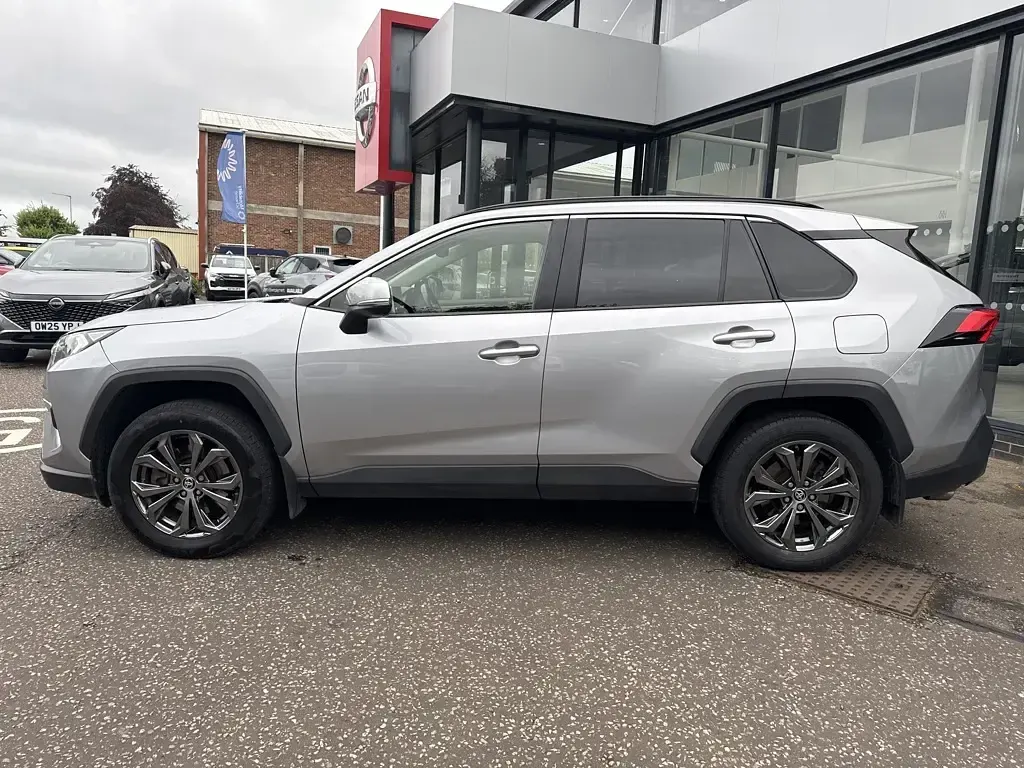 Used Toyota RAV4 Design 2022 Silver met SUV