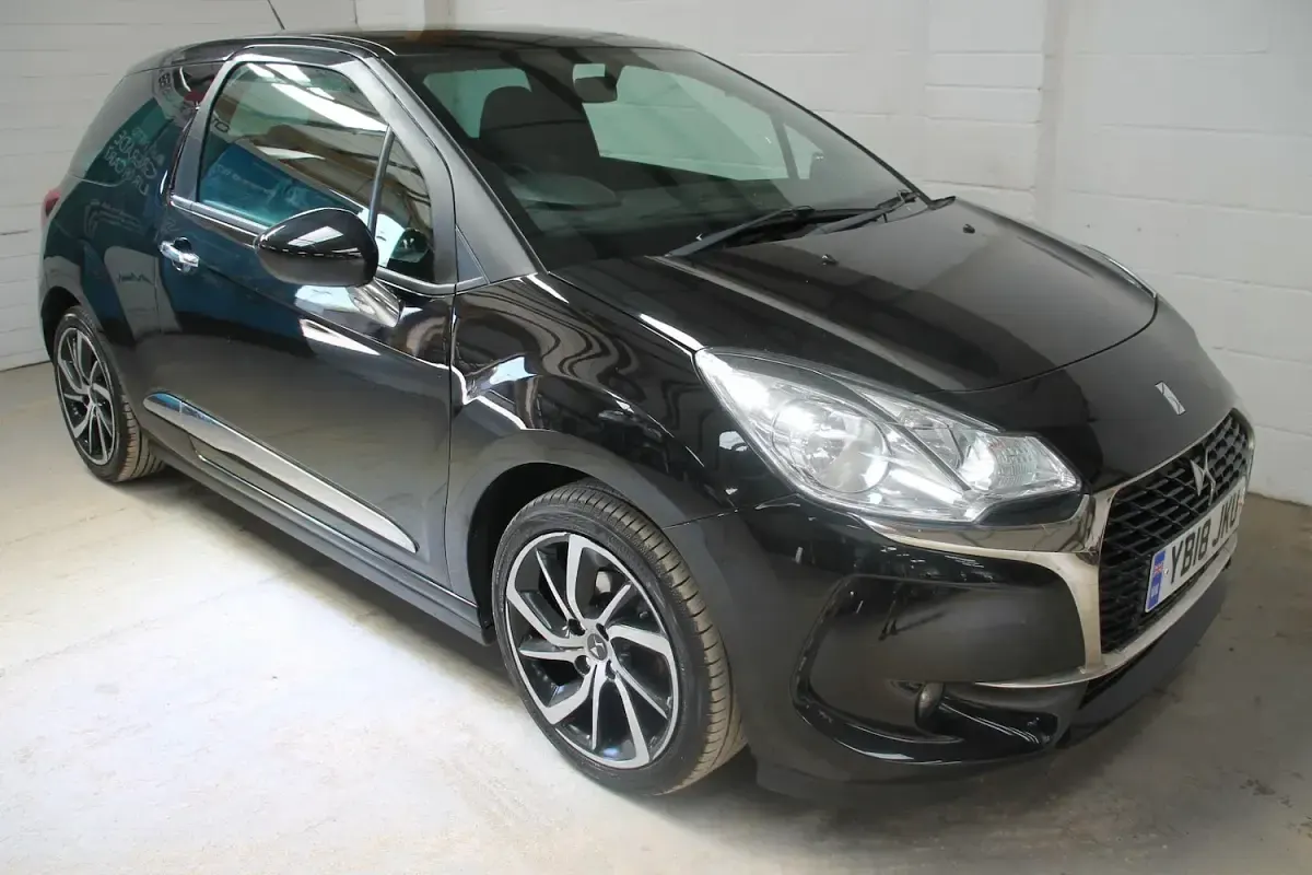 Used DS Automobiles DS3 Connected Chic 80 HP (58 kW) 2018 Black Hatchback