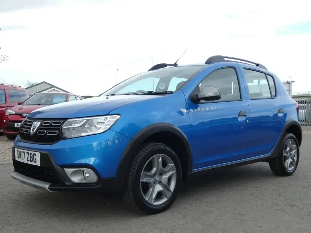 Used Dacia Sandero Lauréate 90 HP (66 kW) 2017 Blue Hatchback