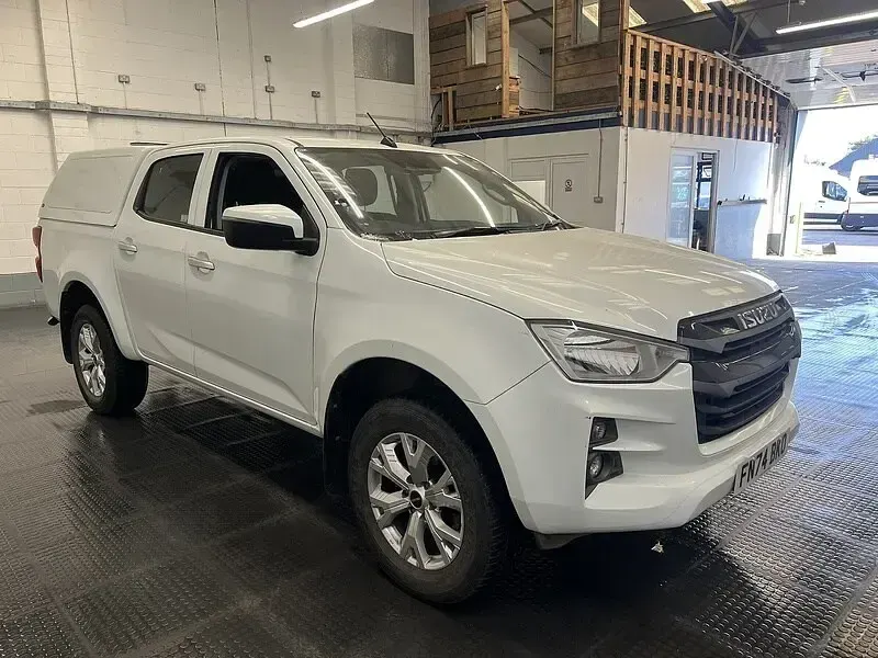 Used Isuzu Pick up 164 HP (120 kW) 2024 White Pickup