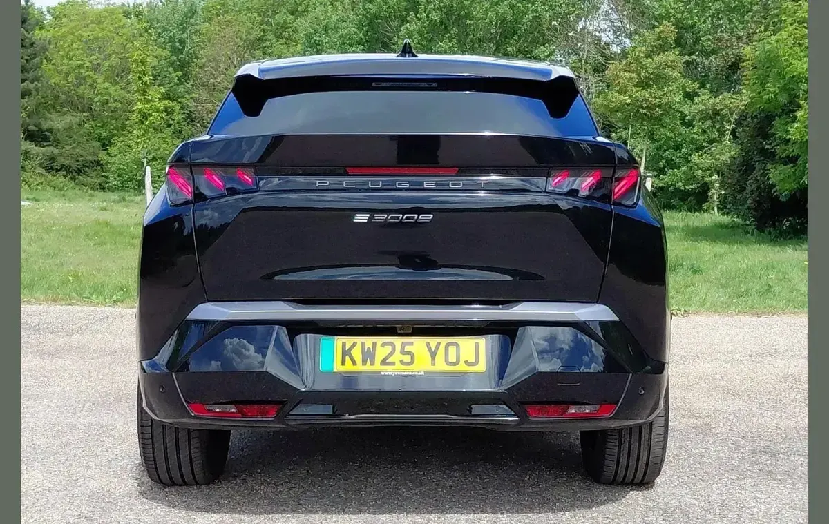Used Peugeot e-3008 GTi 156 kW (213 HP) 2025 Black SUV
