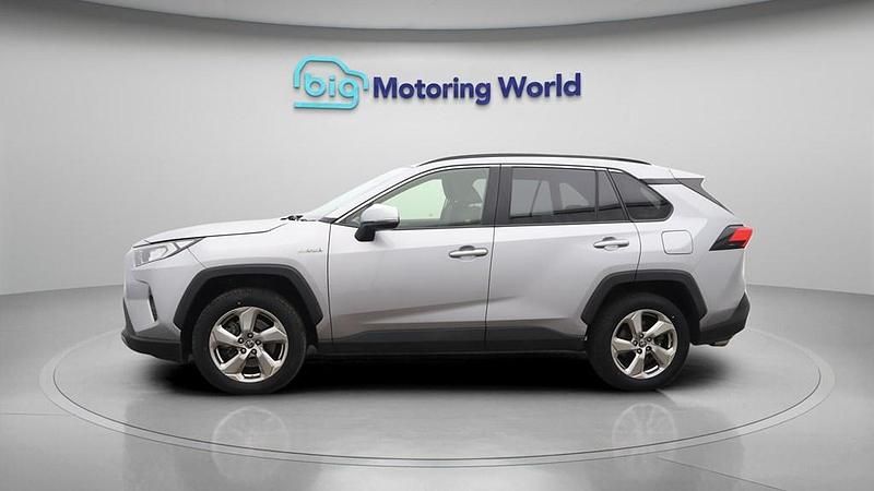 Used Toyota RAV4 Hybrid Design 218 HP (160 kW) 2021 Silver SUV
