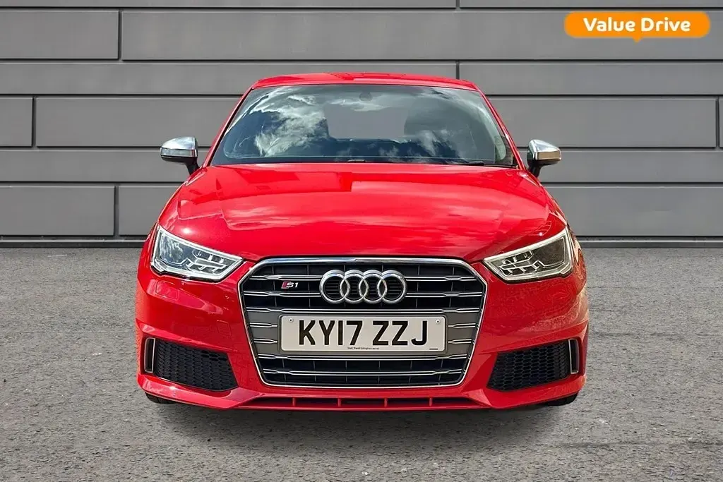 Begagnad Audi A1 Design 2017 Röd Halvkombi